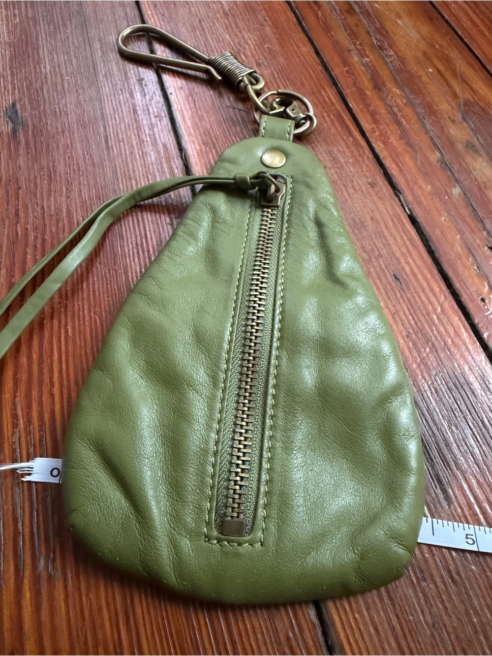 Vintage 00s Hobo International avocado green leather keychain pouch purse - Picture 11 of 11